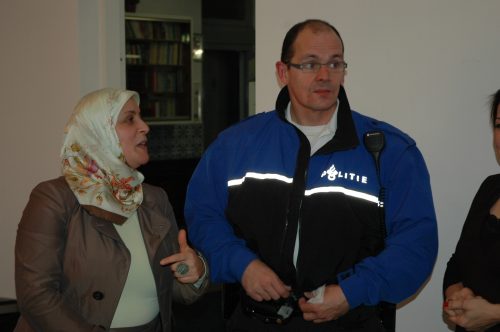 077-opening-ontmoet-centrum-vlnr-Emine-Guney-Willem-Rus