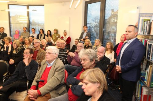 20181206-Lancering-het-boek-Leiden-en-de-Verheven-Porte Vestwal-2-4-Leiden-Wethouder-Y.-van-Delft-Ibrahim-Karaman-scaled (1)
