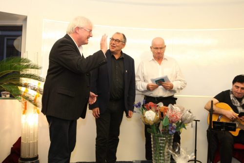 20181206-Lancering-het-boek-Leiden-en-de-Verheven-Porte Vestwal-2-4-Leiden-vlnr-ARnoud-Vrolijk-Cor-Smit-Aart-van-Bochove-Yusuf-Meral.1-scaled