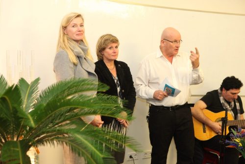 20181206-Lancering-het-boek-Leiden-en-de-Verheven-Porte Vestwal-2-4-Leiden-vlnr-Roos-Ouwehand-Y.-van-Delft-Aart-van-Bochove-Yusuf-Meral.1-scaled