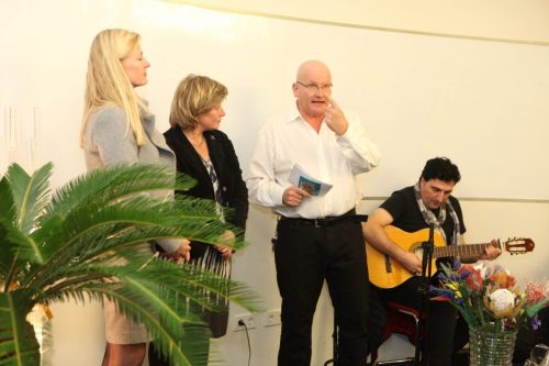 20181206-Lancering-het-boek-Leiden-en-de-Verheven-Porte Vestwal-2-4-Leiden-vlnr-Roos-Ouwehand-Y.van-Delft-Aart-van-Bochove-Yusuf-Meral-scaled (1)