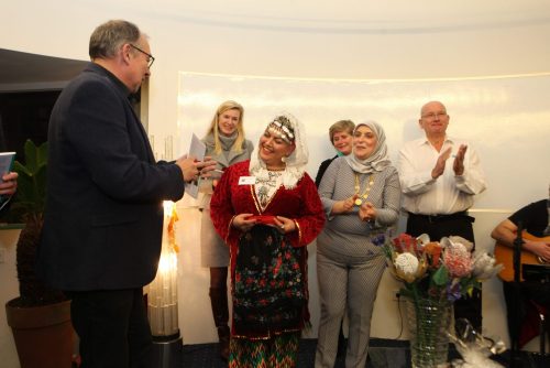 20181206-Lancering-het-boek-Leiden-en-de-Verheven-Porte vlnr-Cor-Smit-R.-Ouwehand-Gulsum-KarabulutY.van-Delft-Emine-Guney-Aart-van-Bochove-scaled