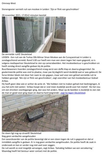 20211128-Omroep-West-Turkse-moskee-Leiden-steen-door-de-raam-scaled
