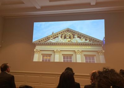 20221130-TOVER syposium-de-Lakenhal-7-400x284 (1)