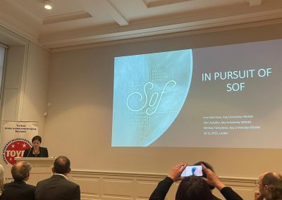 20221130-TOVER syposium-de-Lakenhal-8-400x284 (1)