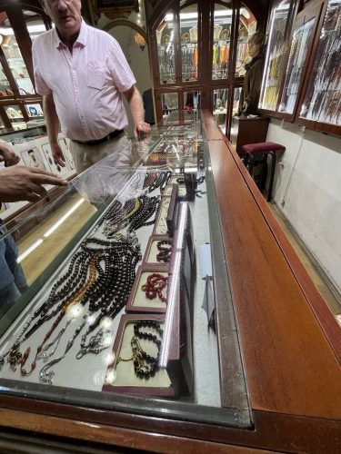 20230526-Reis-naar-Erzurum-bezoek-zwarte-amber-atelier-A.-van-Bochove-rotated